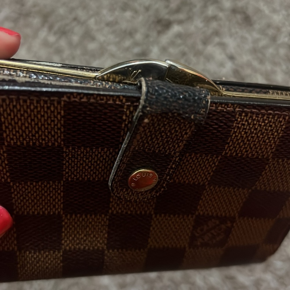 Authentic Louis Vuitton Damier Ebene Kisslock Wallet - Picture 15 of 16